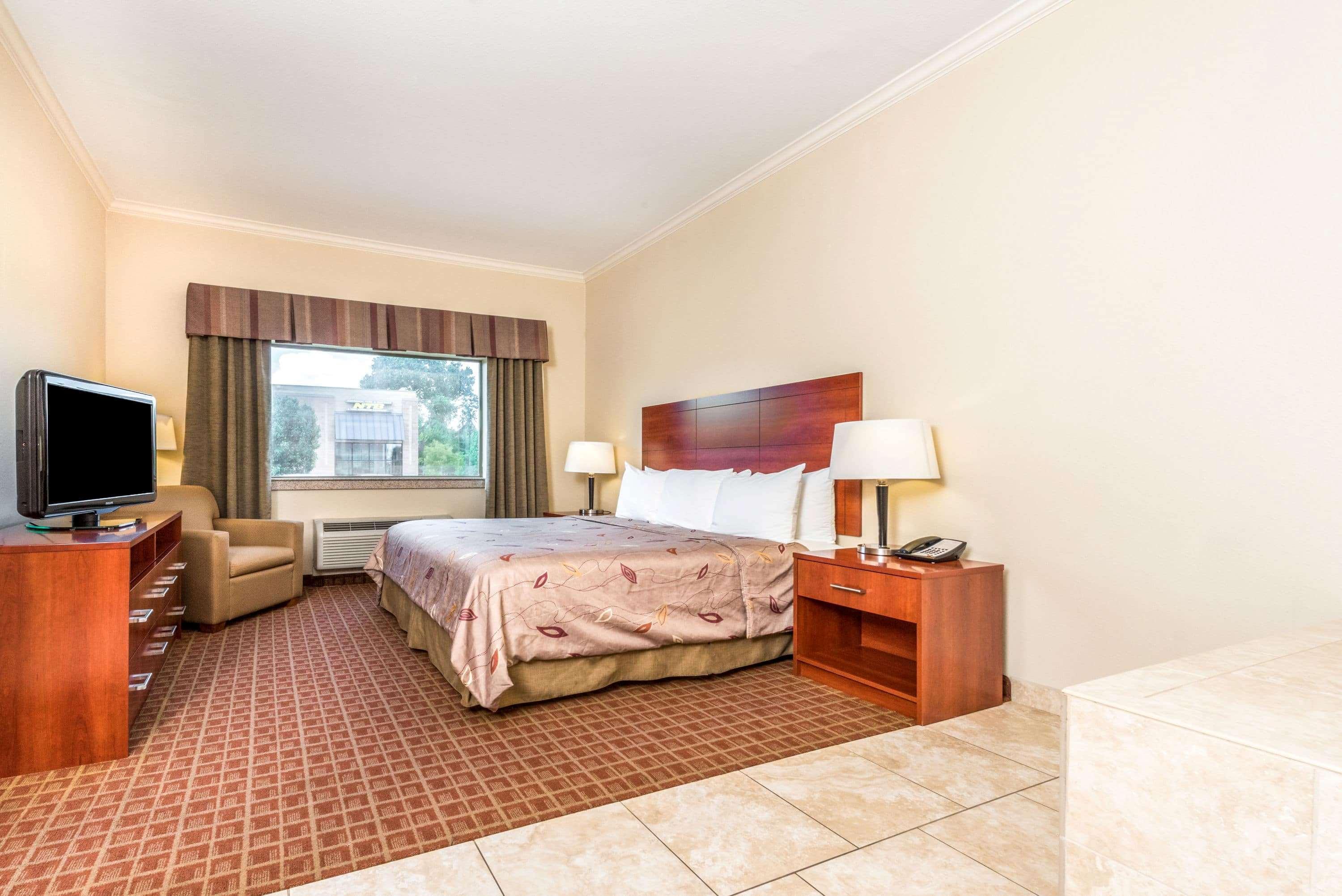 Hotel Ramada By Wyndham College Station Extérieur photo