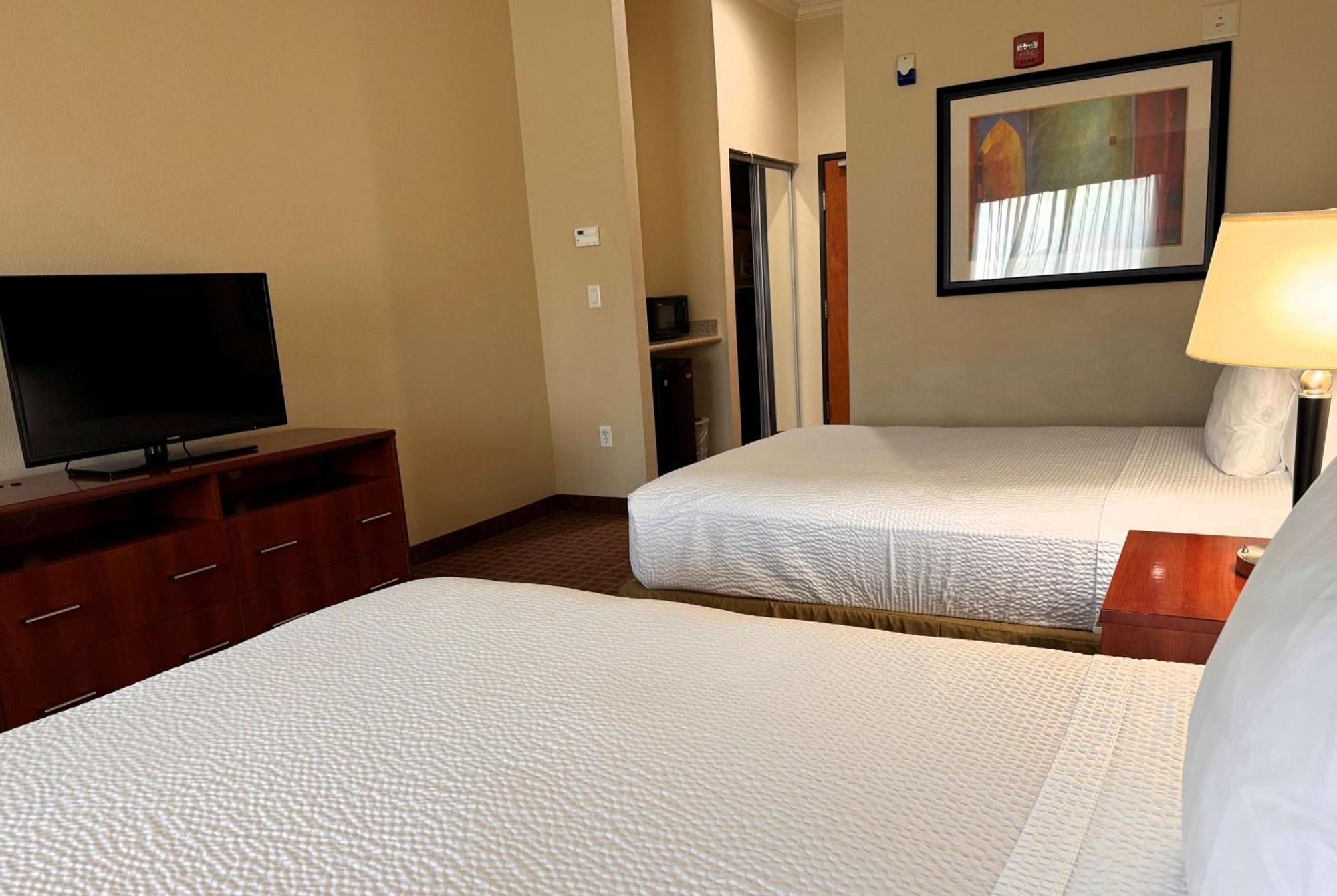 Hotel Ramada By Wyndham College Station Extérieur photo