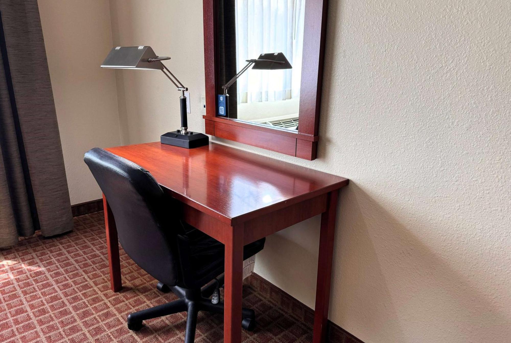 Hotel Ramada By Wyndham College Station Extérieur photo