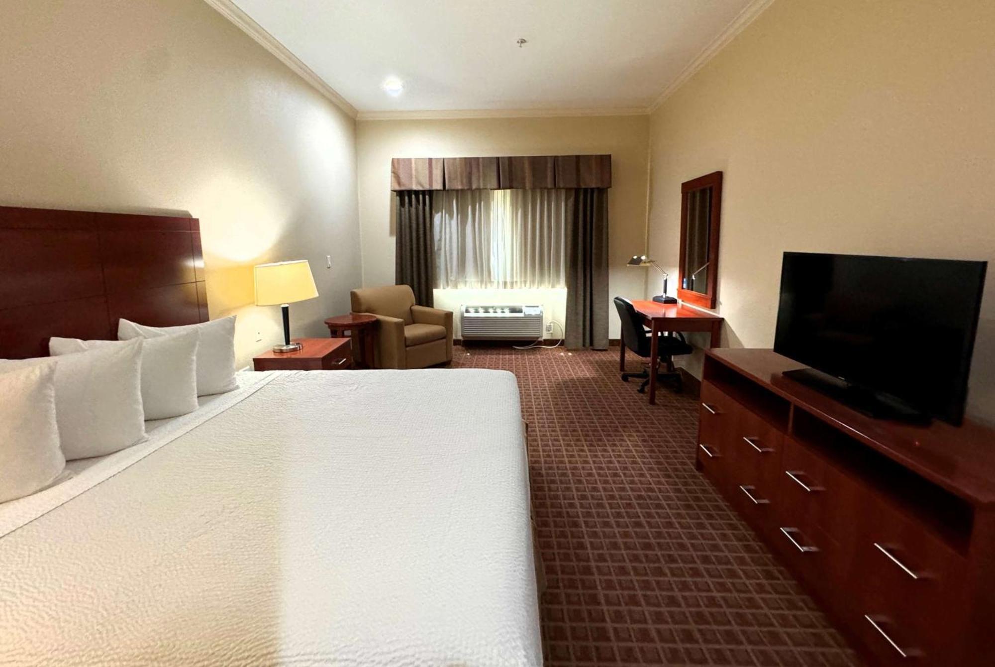 Hotel Ramada By Wyndham College Station Extérieur photo
