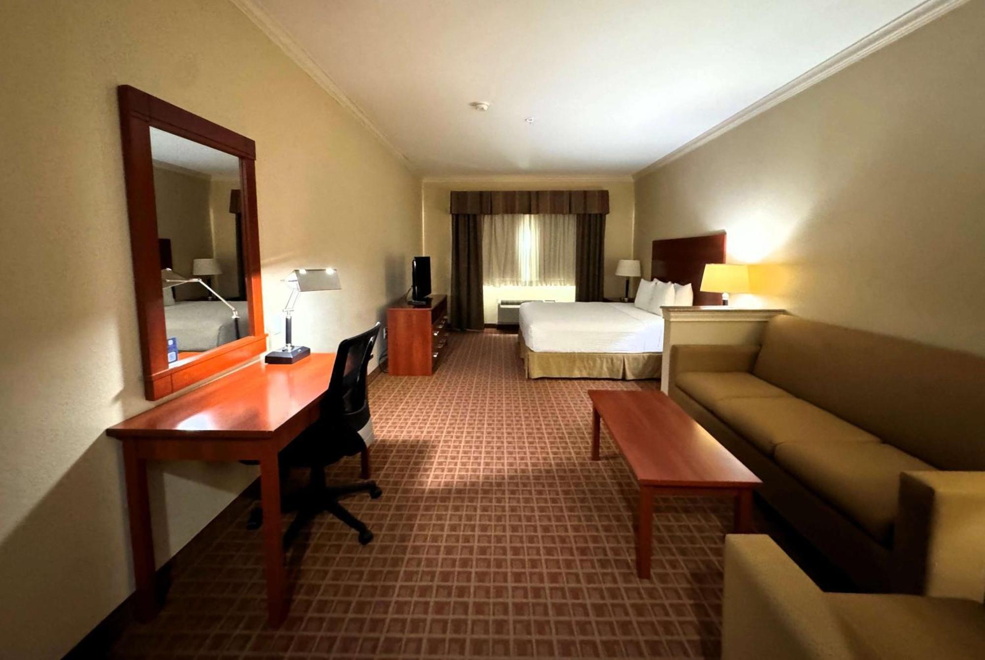 Hotel Ramada By Wyndham College Station Extérieur photo
