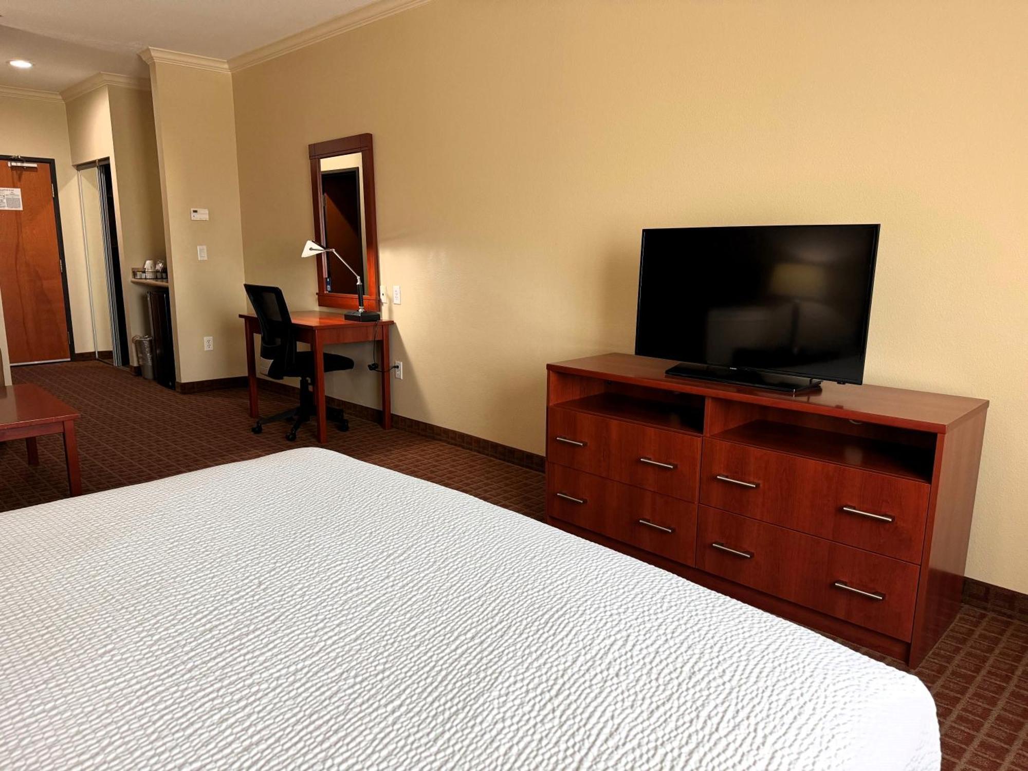 Hotel Ramada By Wyndham College Station Extérieur photo