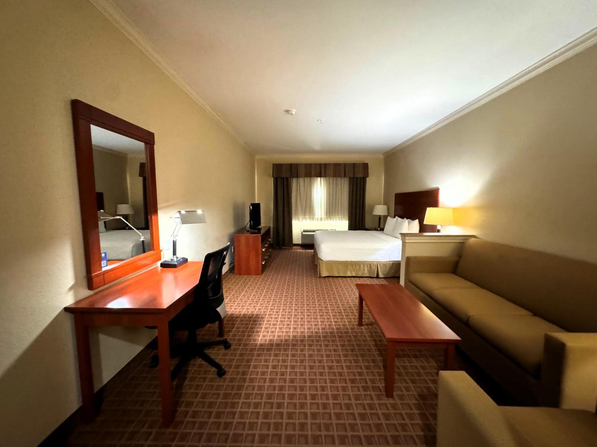 Hotel Ramada By Wyndham College Station Extérieur photo
