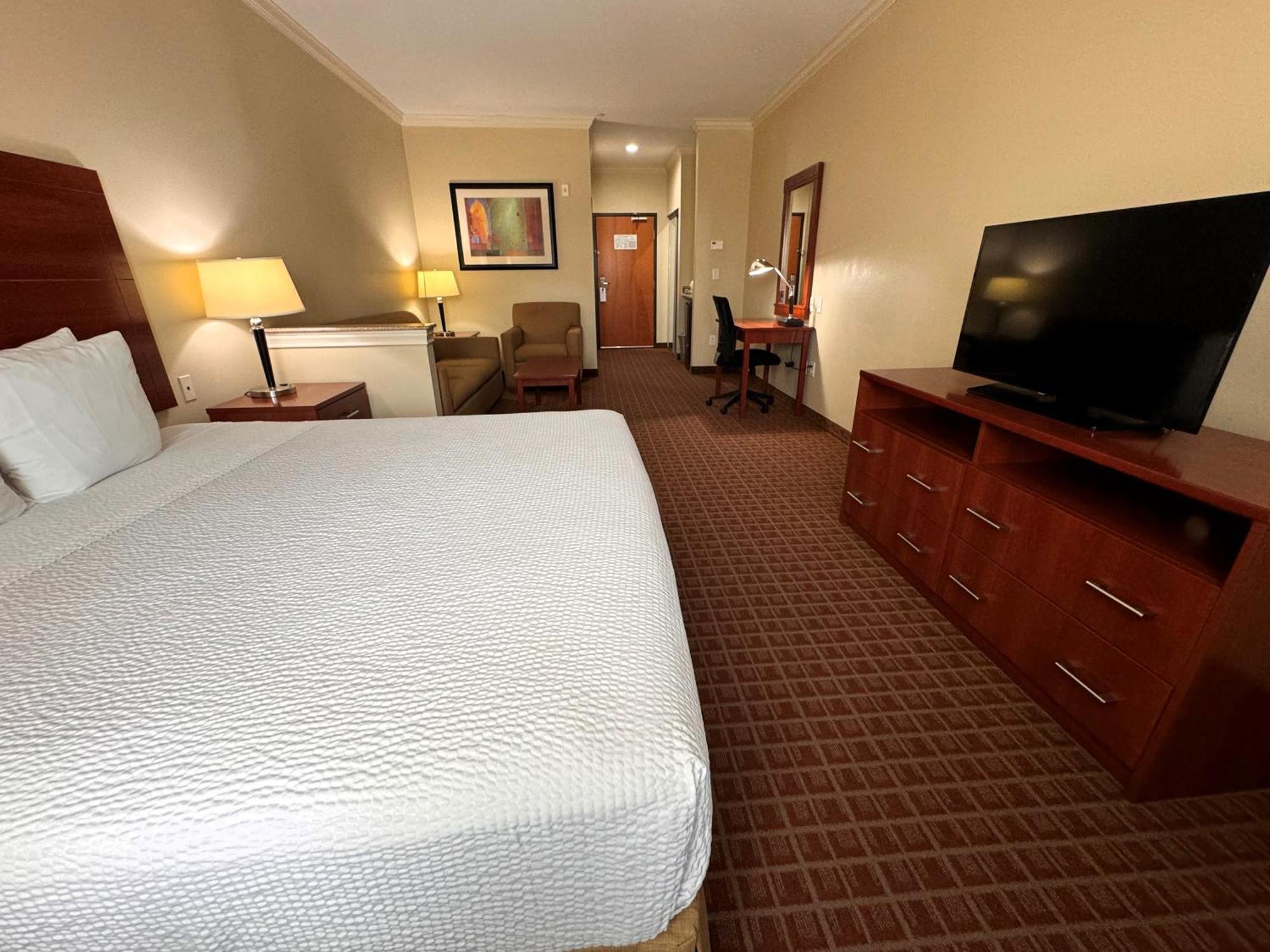 Hotel Ramada By Wyndham College Station Extérieur photo
