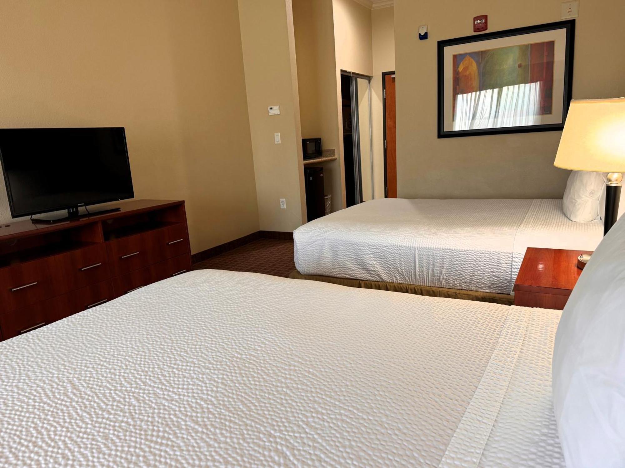 Hotel Ramada By Wyndham College Station Extérieur photo