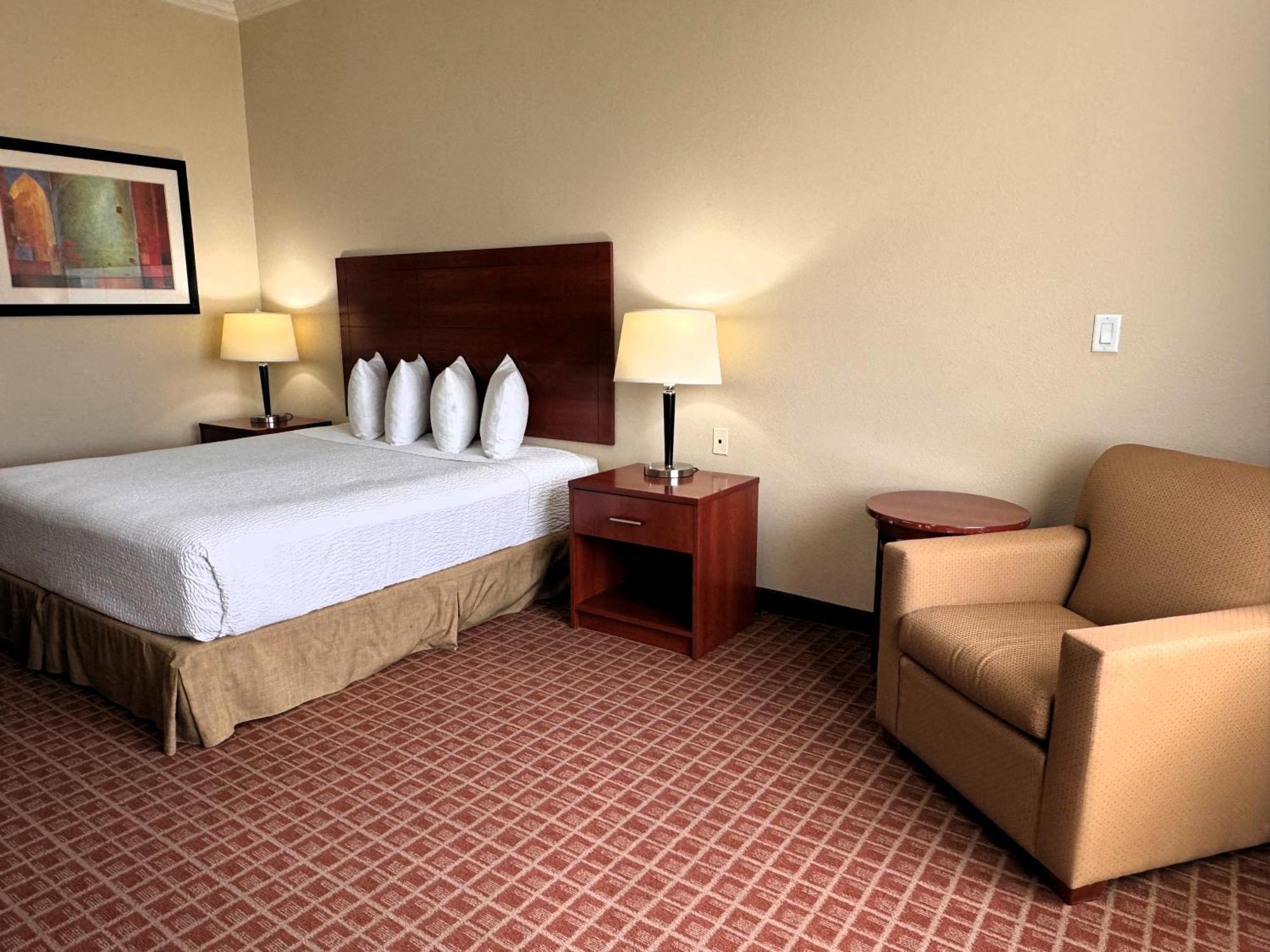 Hotel Ramada By Wyndham College Station Extérieur photo