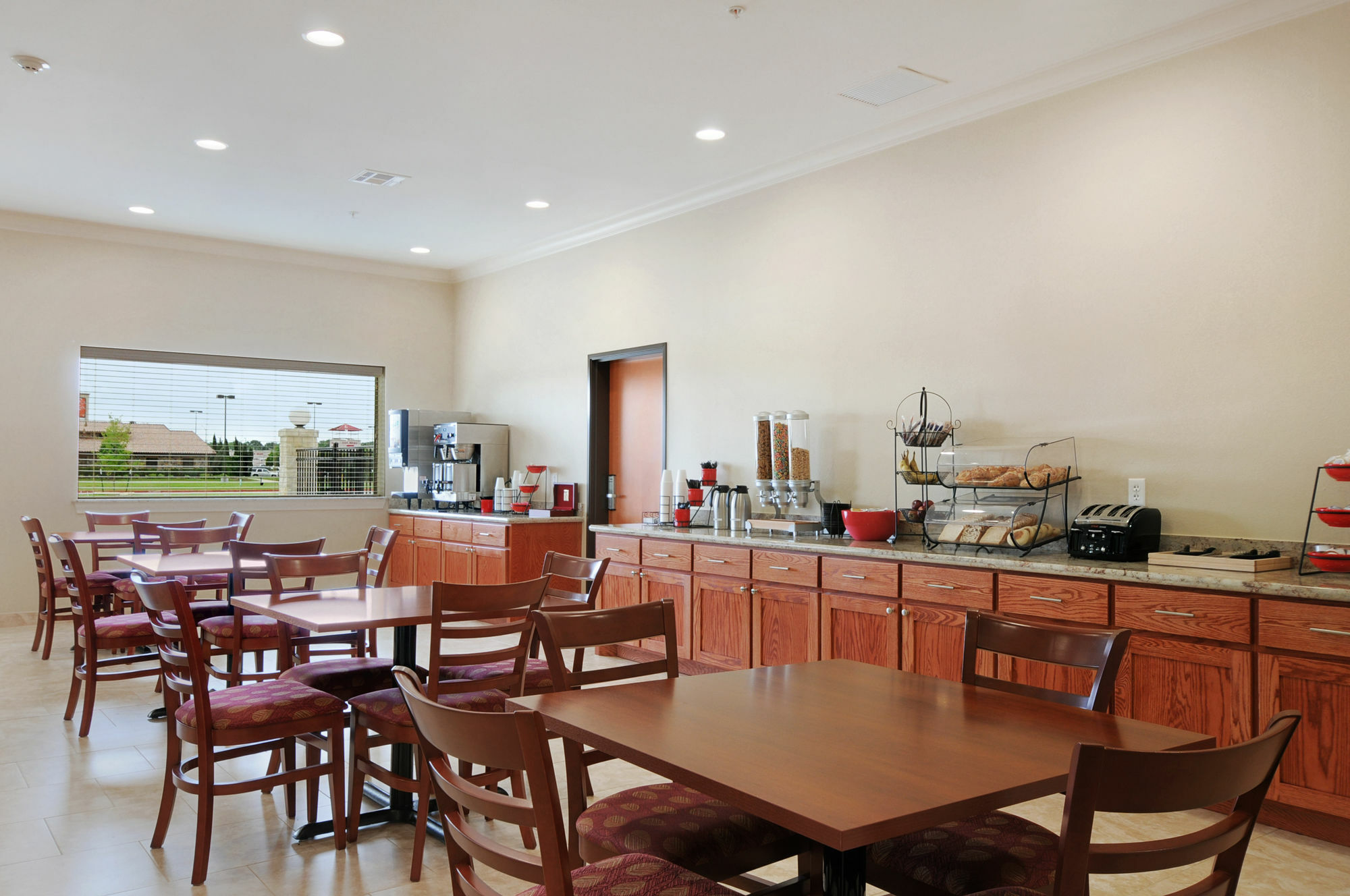 Hotel Ramada By Wyndham College Station Extérieur photo